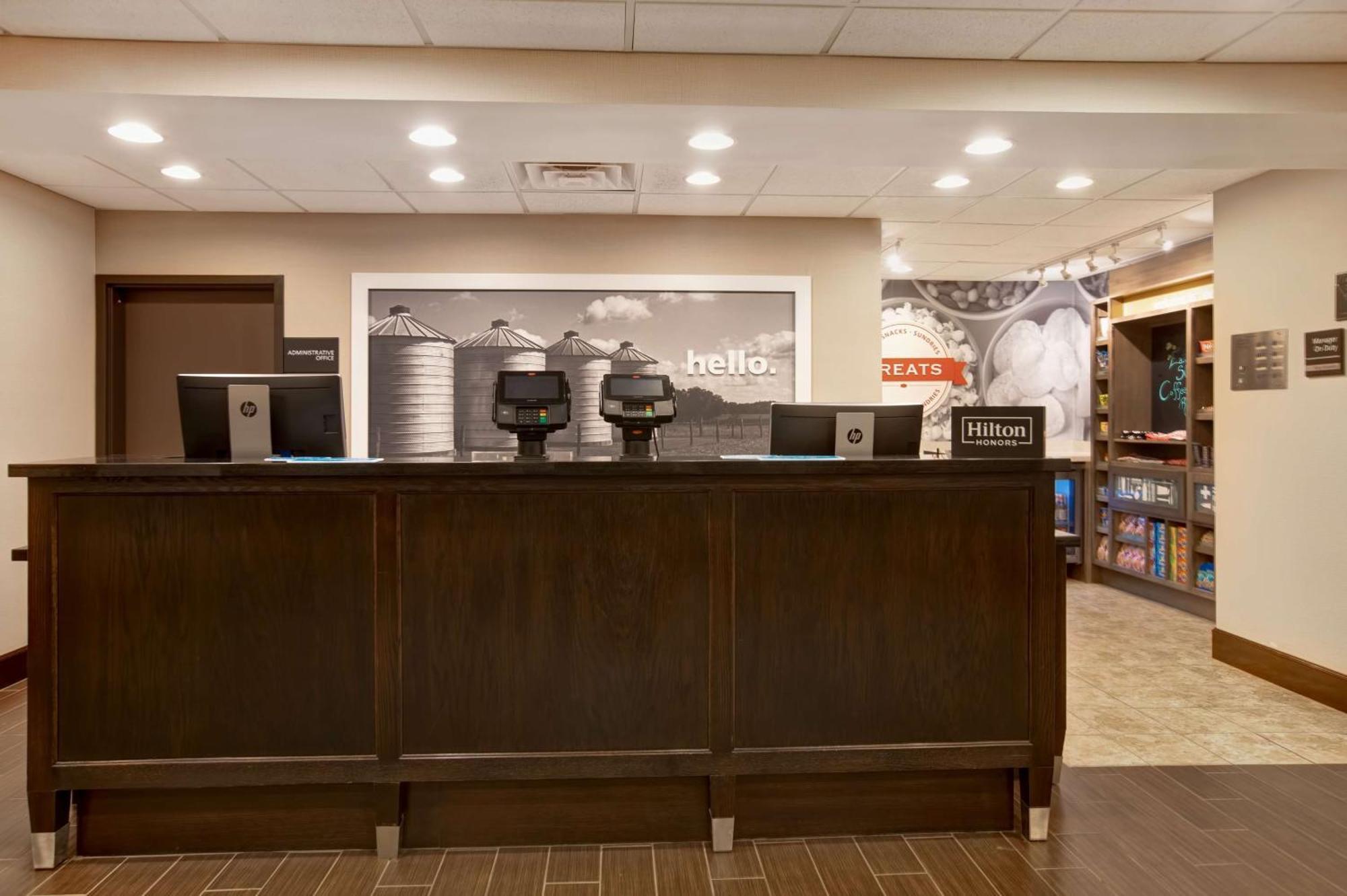 Hampton Inn Dekalb - Near The University Exterior foto