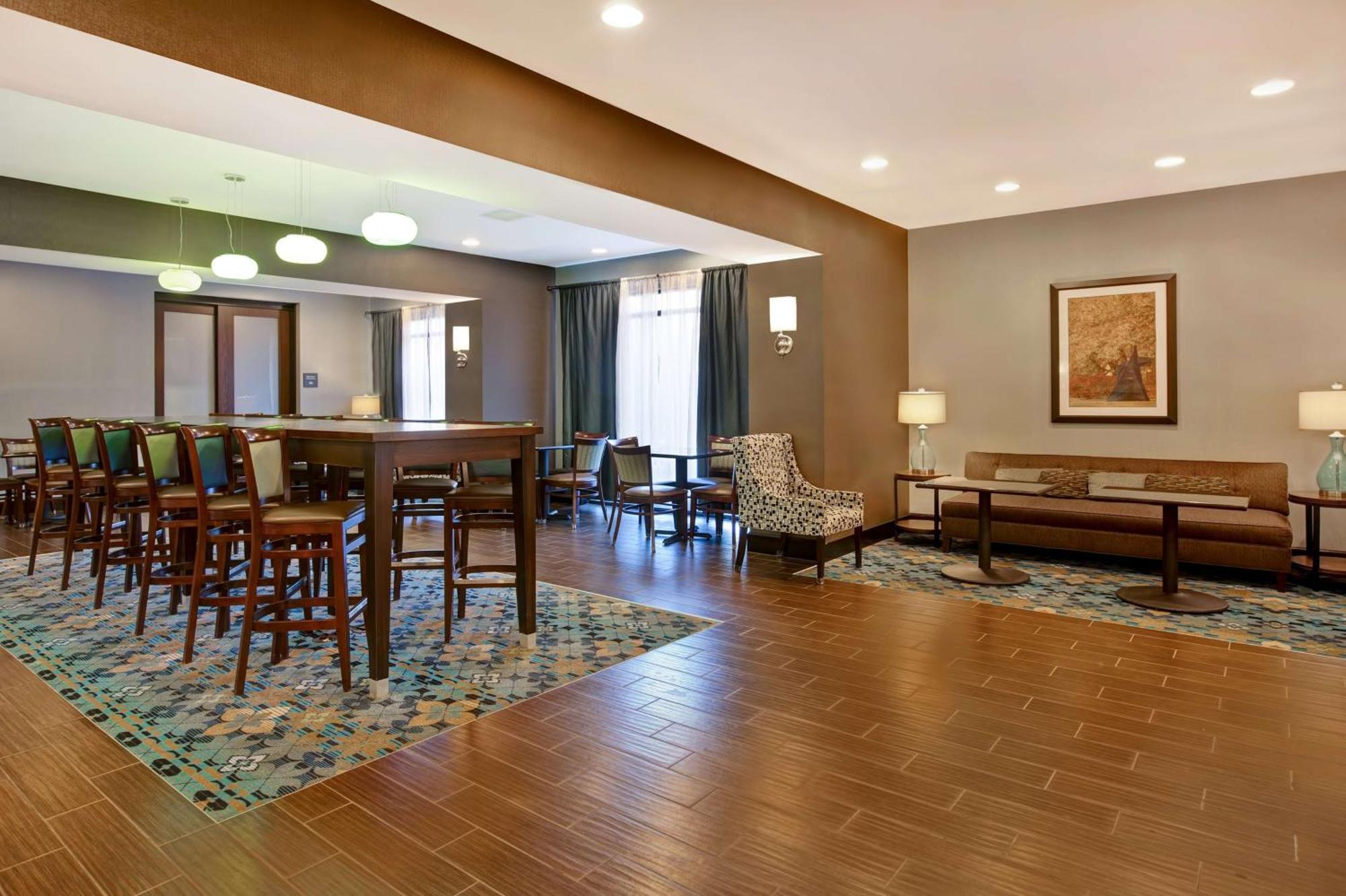 Hampton Inn Dekalb - Near The University Exterior foto